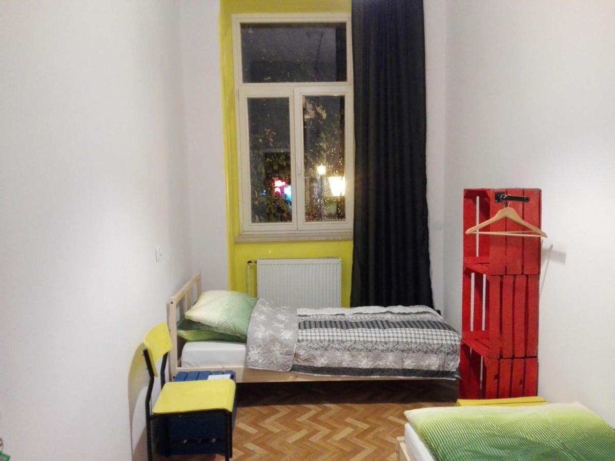 Lulu Hostel Lublin Buitenkant foto