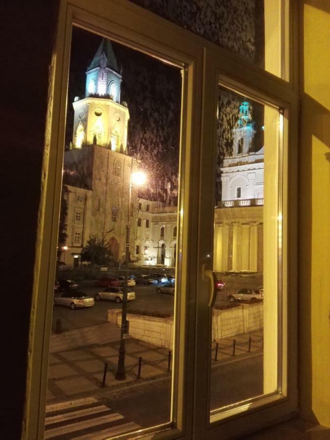 Lulu Hostel Lublin Buitenkant foto