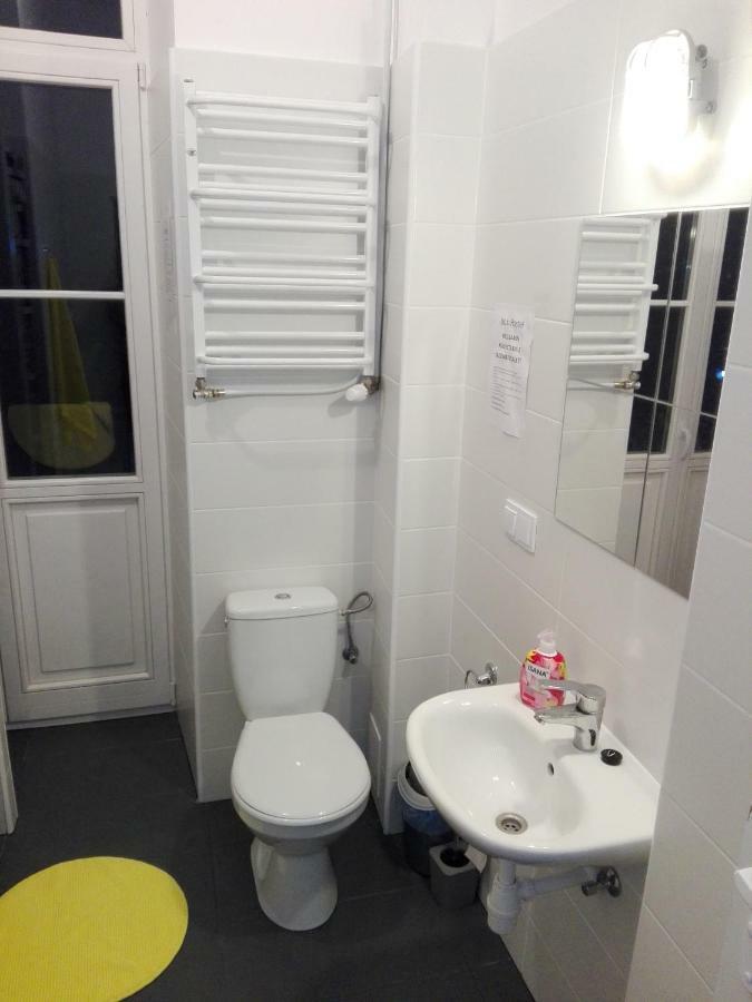 Lulu Hostel Lublin Buitenkant foto