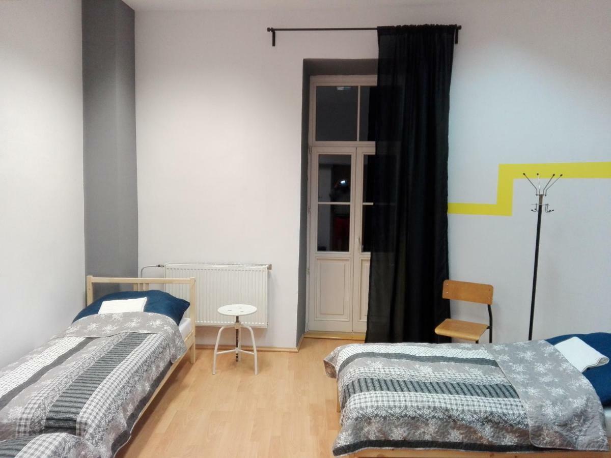 Lulu Hostel Lublin Buitenkant foto