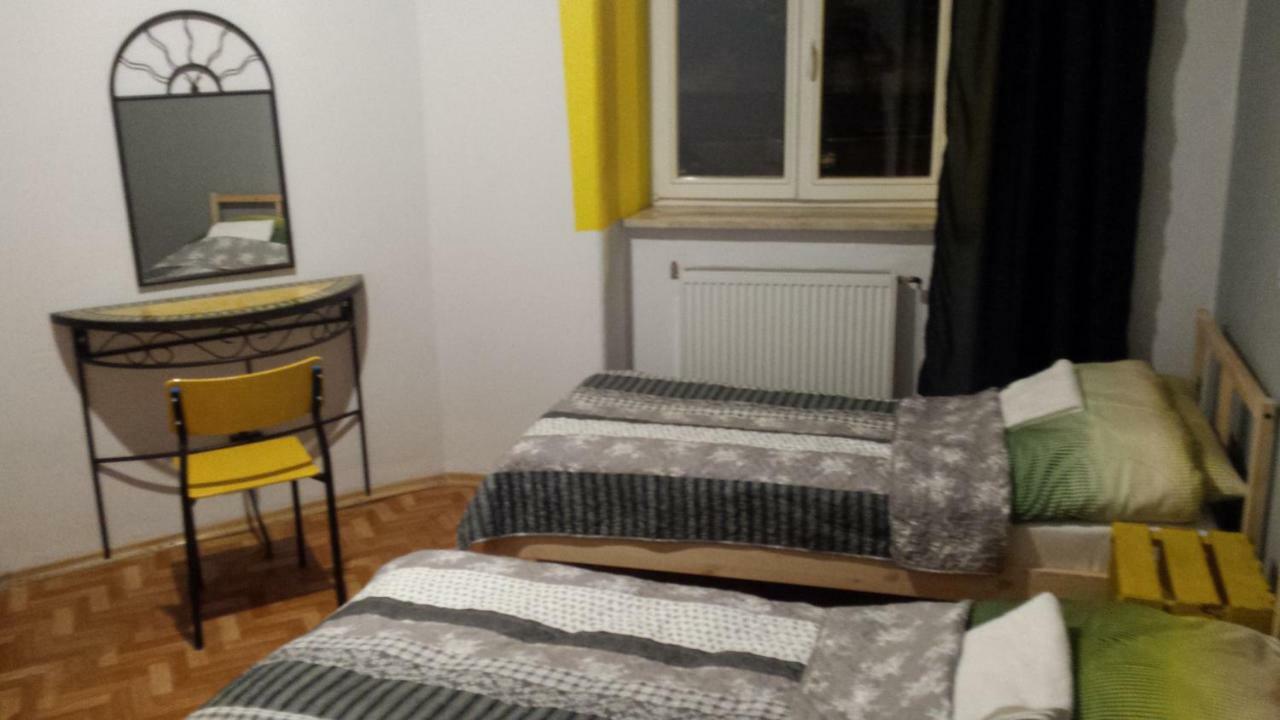 Lulu Hostel Lublin Buitenkant foto